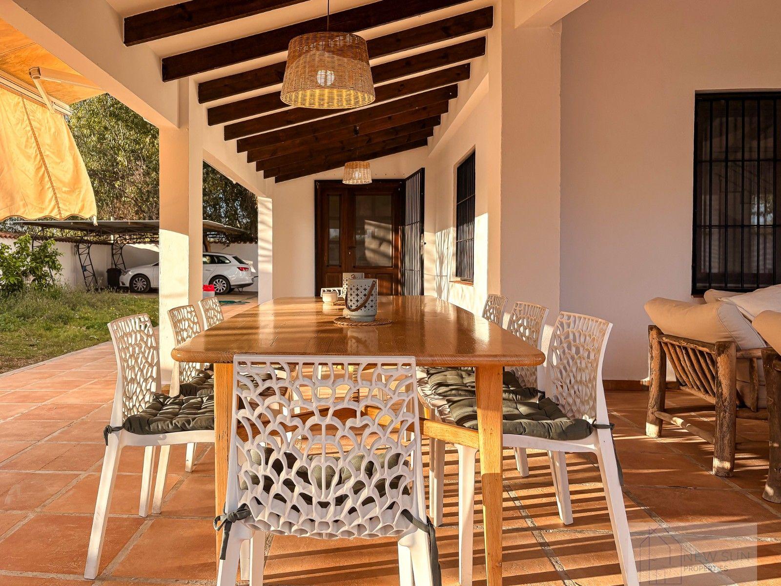 For sale of villa in Santa Pola