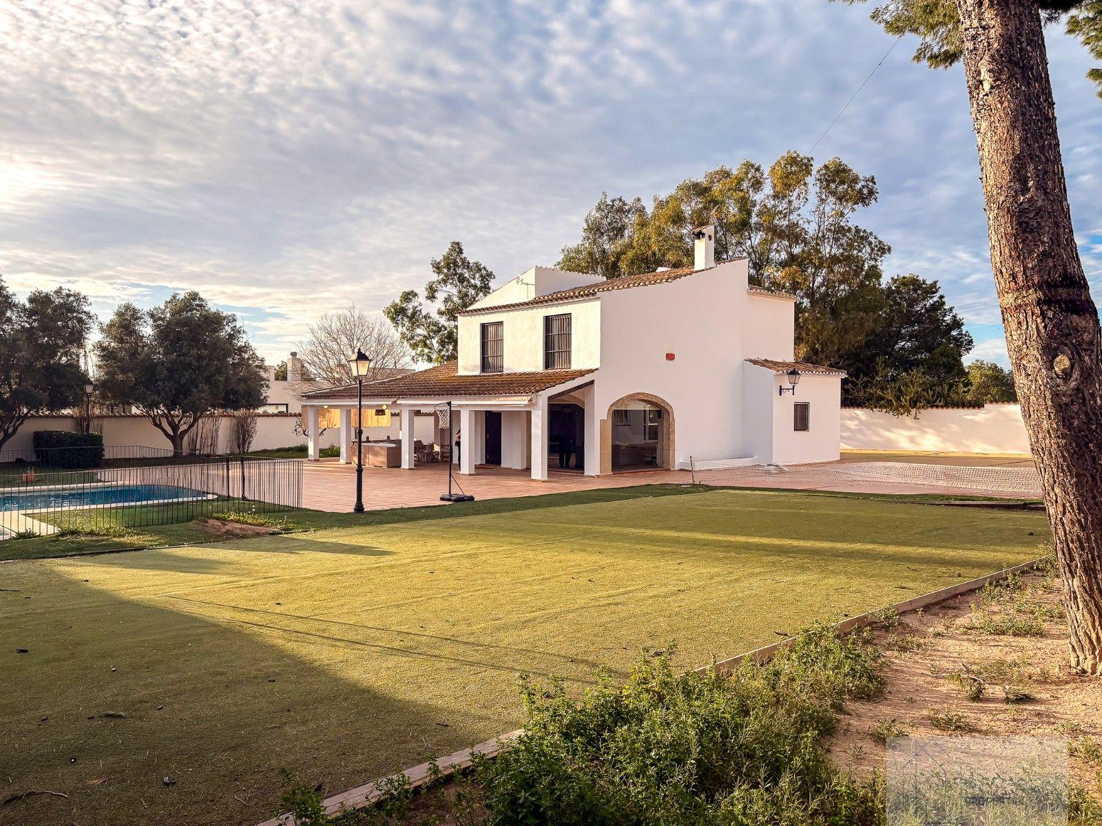 For sale of villa in Santa Pola