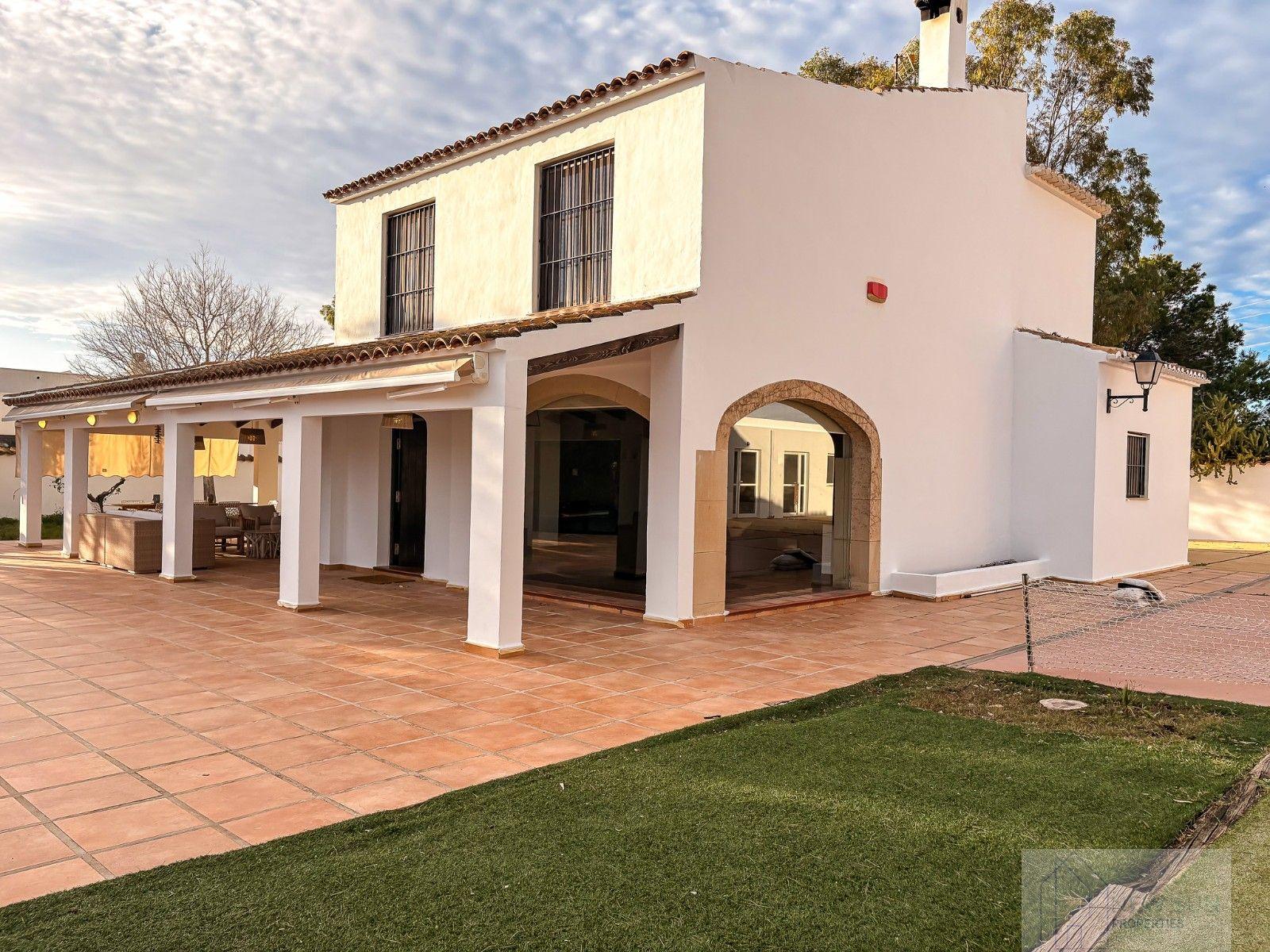 For sale of villa in Santa Pola
