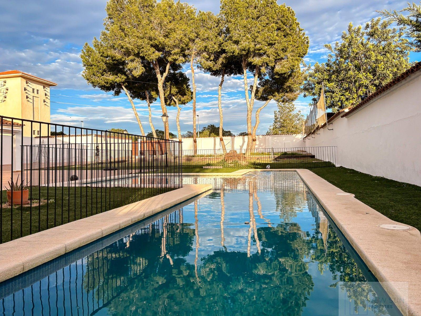 For sale of villa in Santa Pola