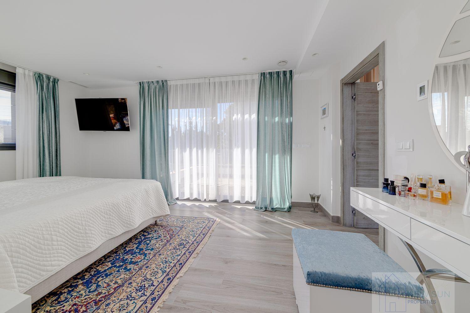 For sale of villa in Torrevieja