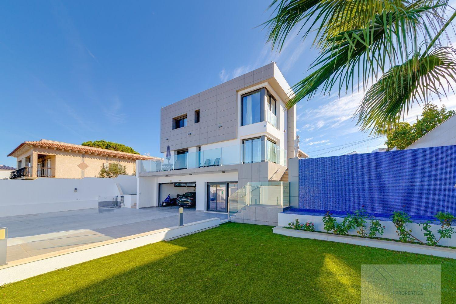 For sale of villa in Torrevieja