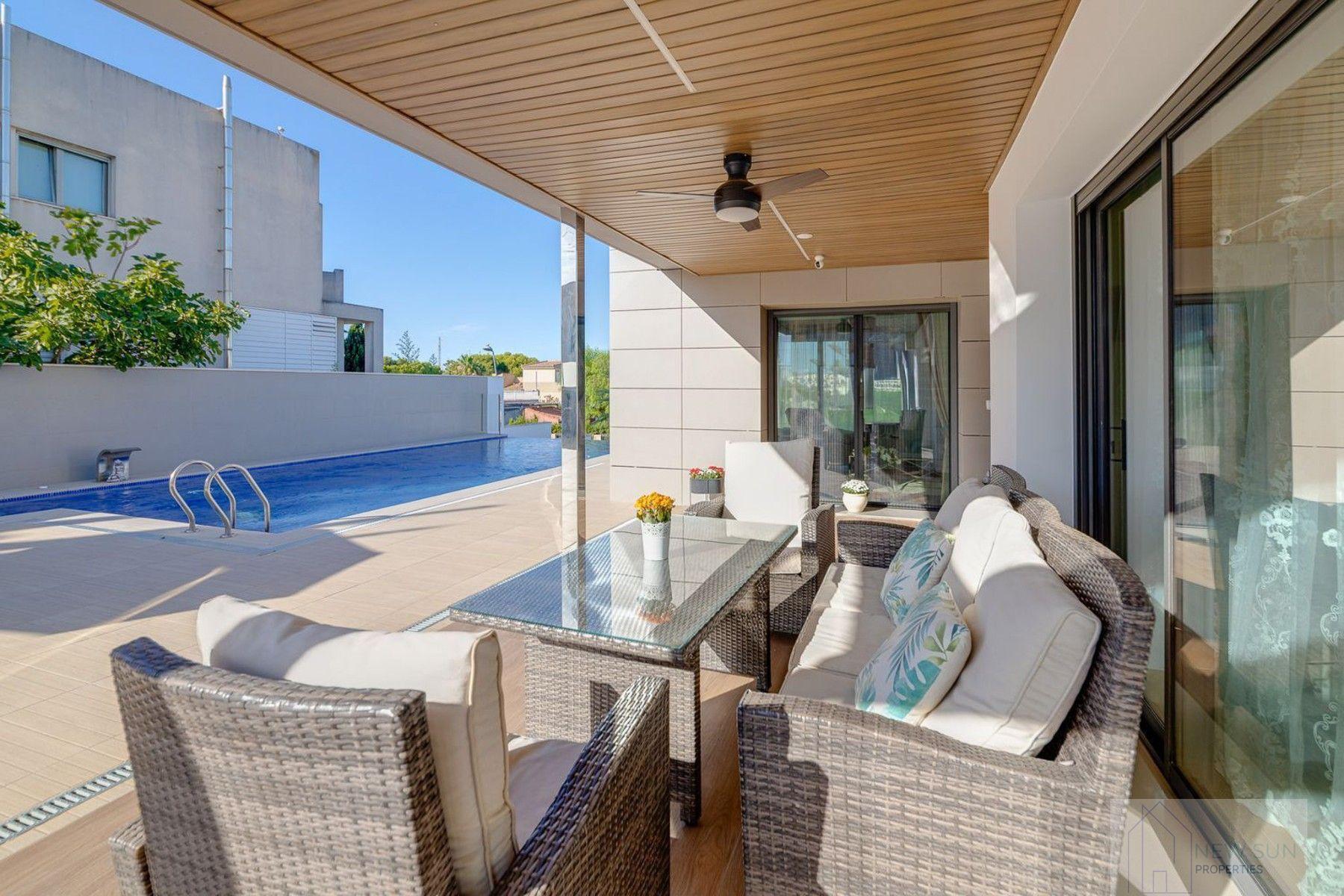 For sale of villa in Torrevieja