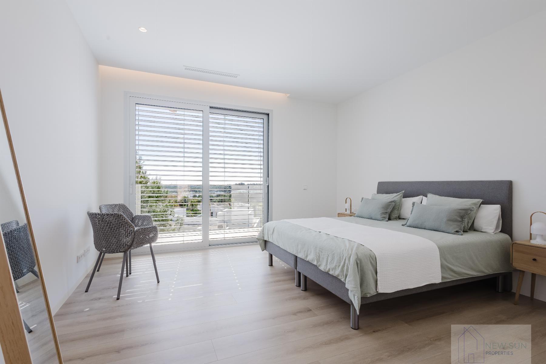 For sale of villa in Orihuela