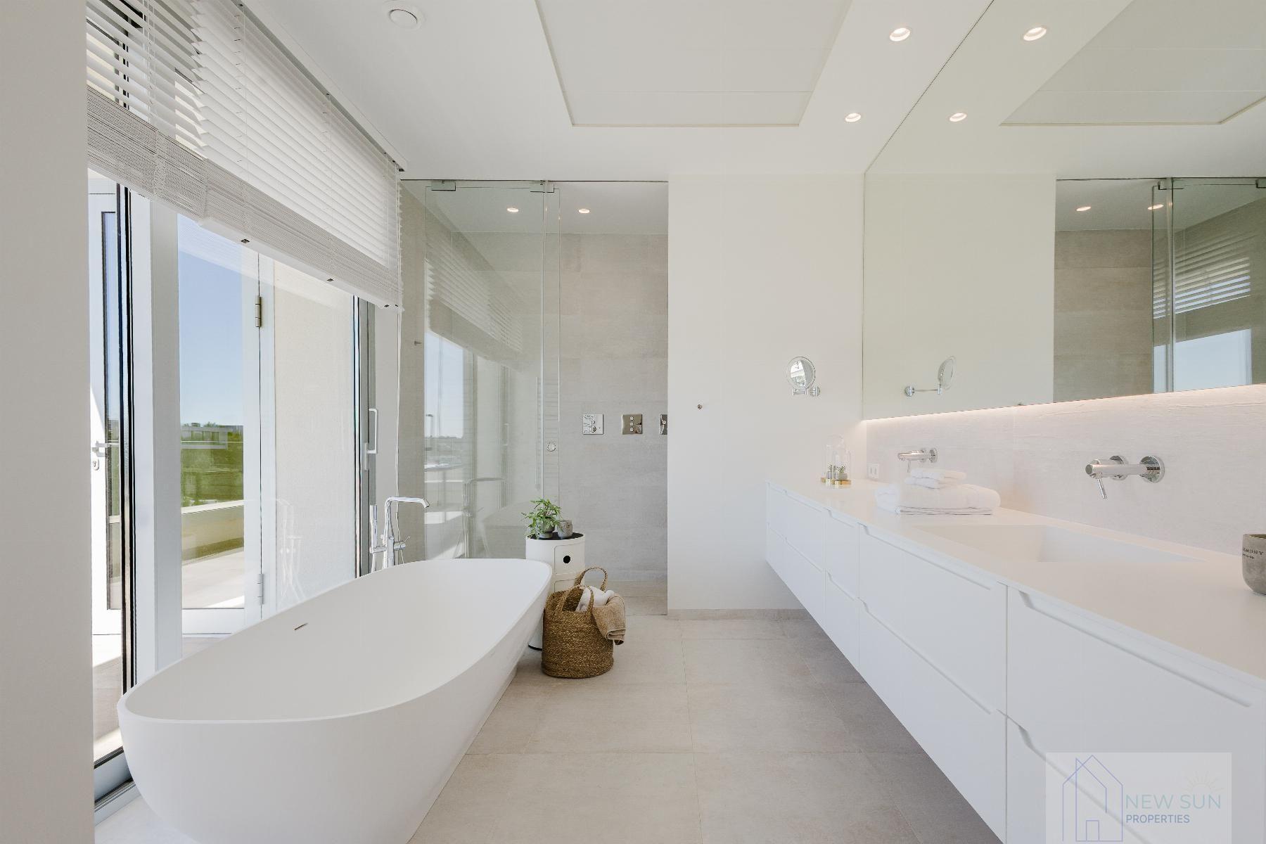 For sale of villa in Orihuela