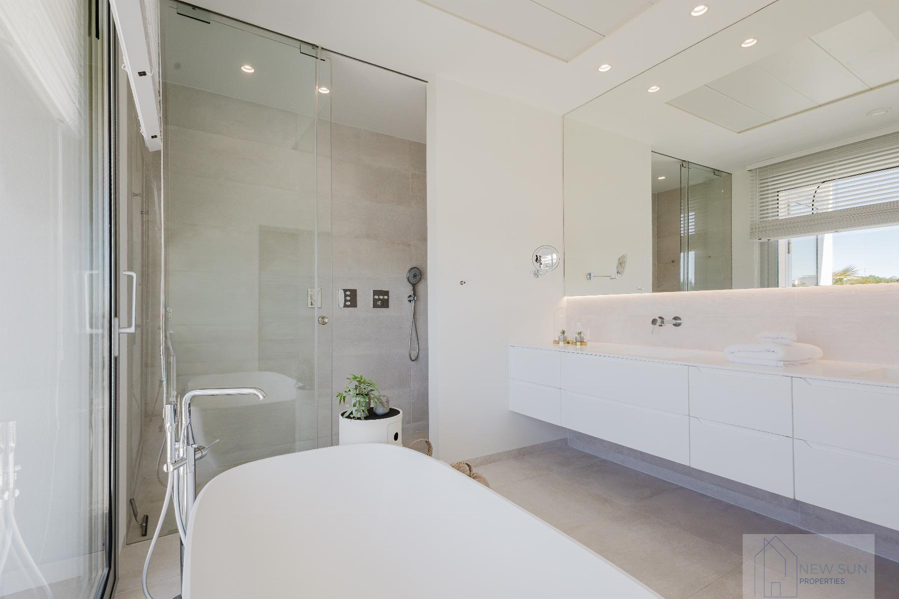 For sale of villa in Orihuela