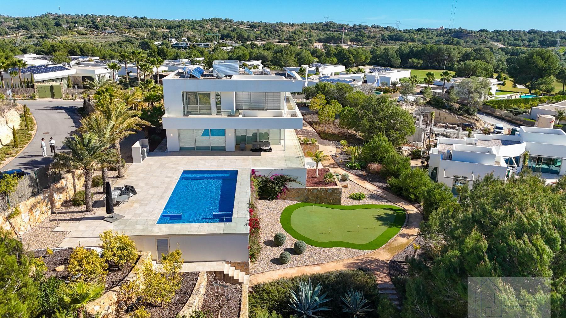 For sale of villa in Orihuela