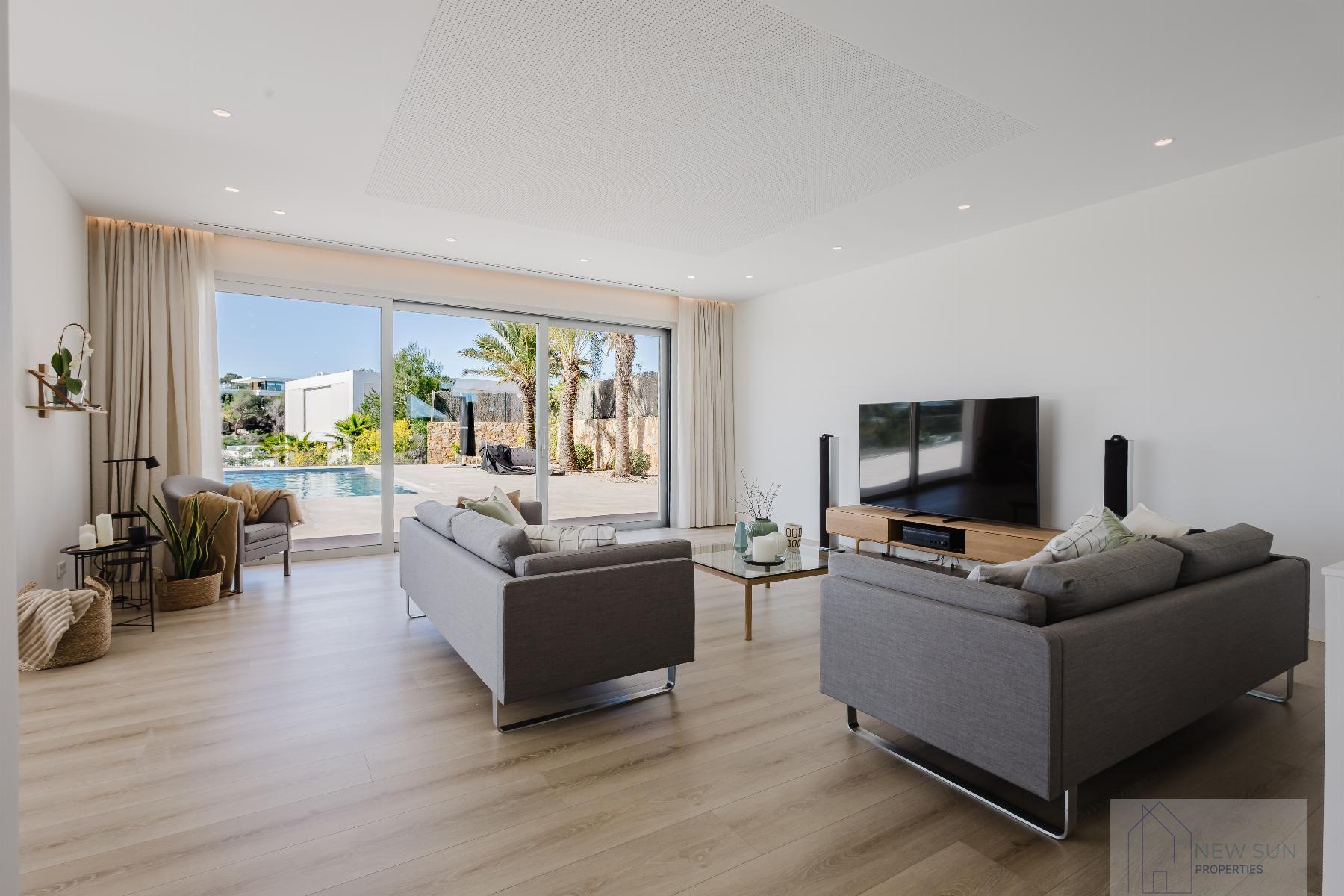 For sale of villa in Orihuela