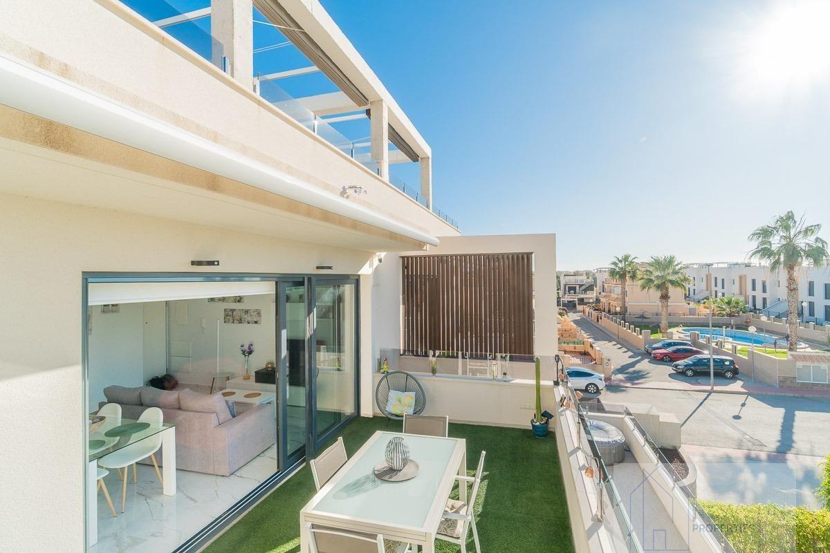 For sale of apartment in Orihuela Costa