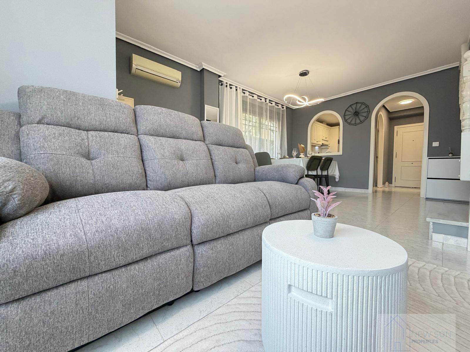 For sale of house in Orihuela Costa