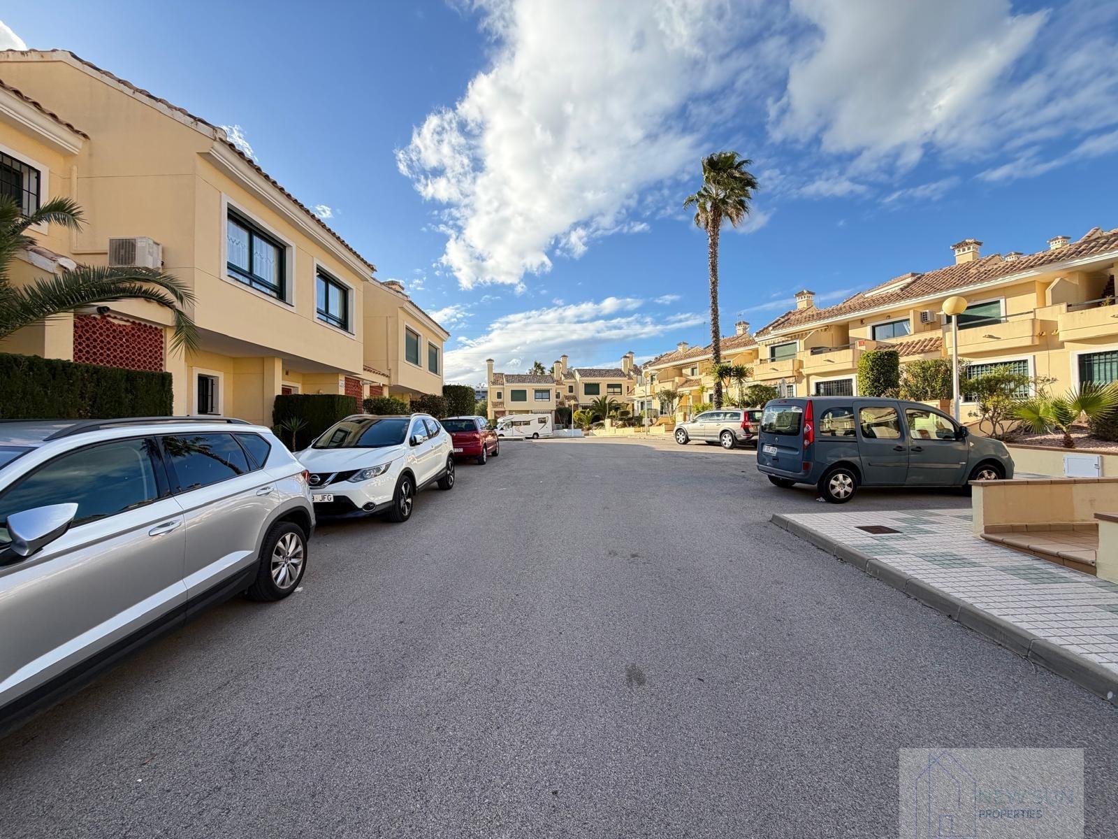 For sale of house in Orihuela Costa