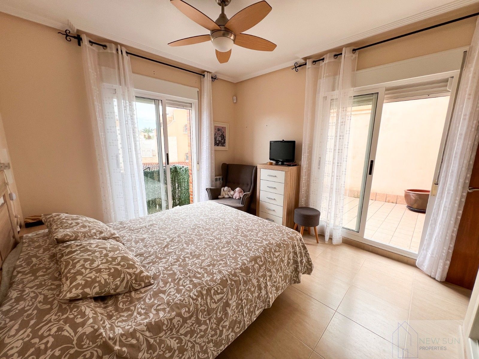 For sale of house in Pilar de la Horadada