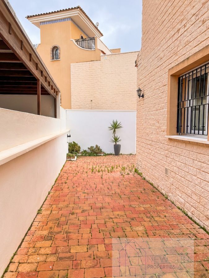 For sale of house in Pilar de la Horadada