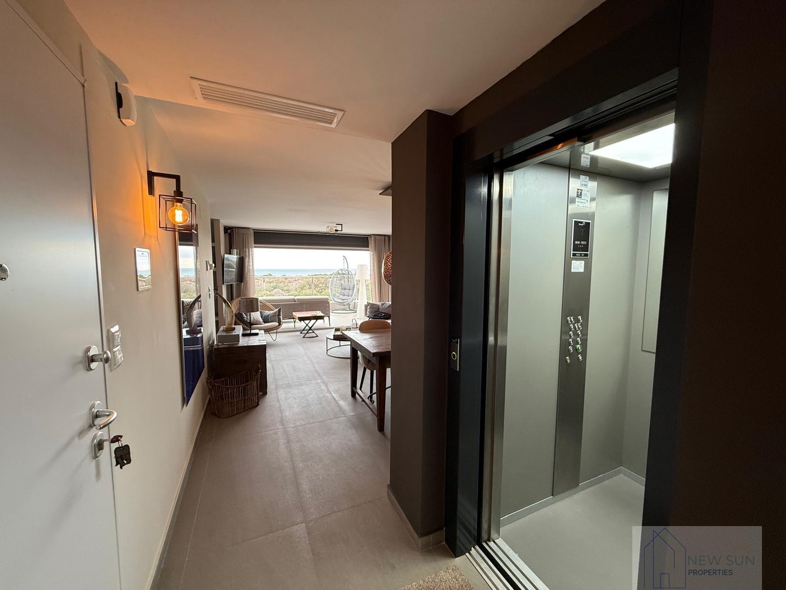 For sale of penthouse in Guardamar del Segura