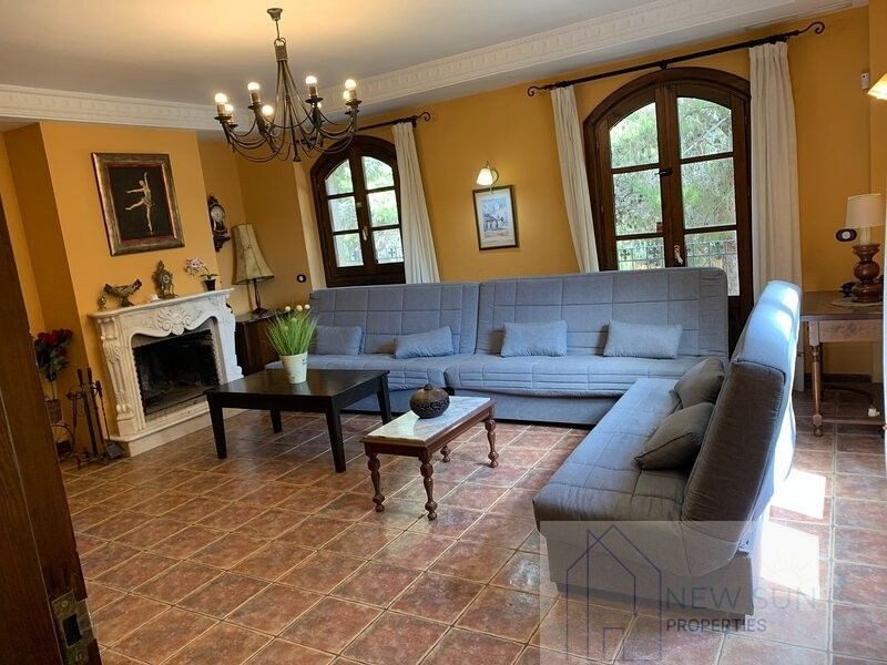 For sale of villa in Guardamar del Segura