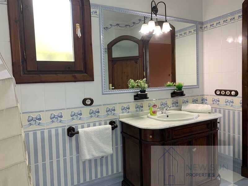 For sale of villa in Guardamar del Segura