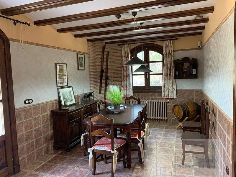 For sale of villa in Guardamar del Segura