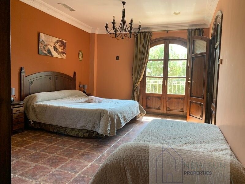 For sale of villa in Guardamar del Segura