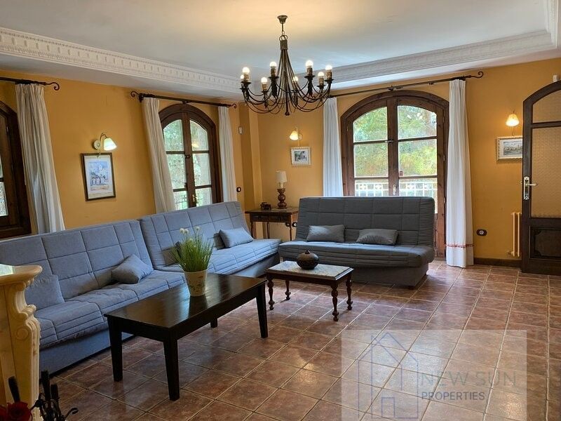 For sale of villa in Guardamar del Segura
