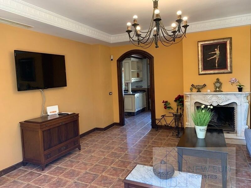 For sale of villa in Guardamar del Segura