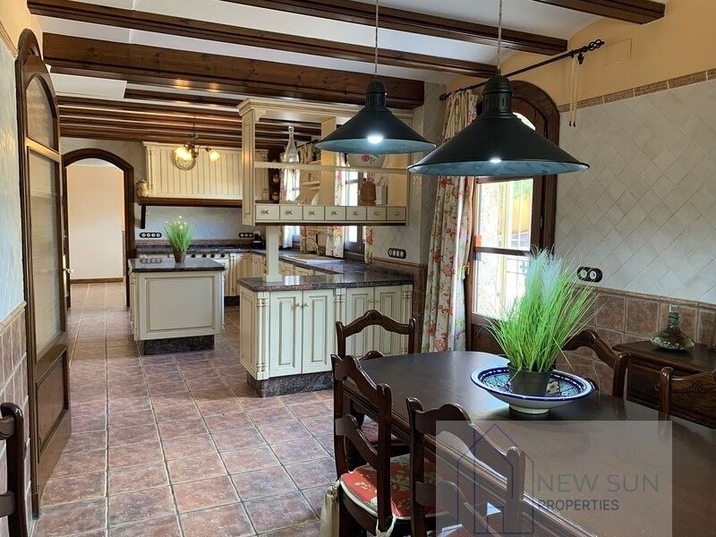 For sale of villa in Guardamar del Segura