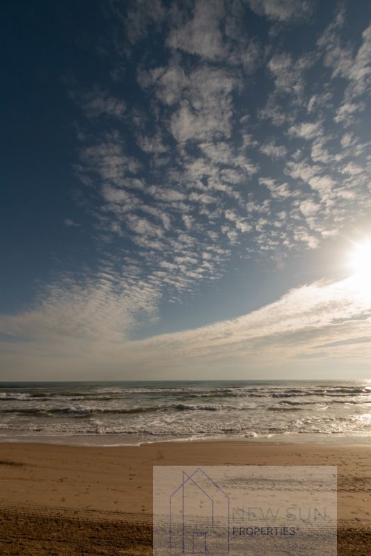 For sale of villa in Guardamar del Segura