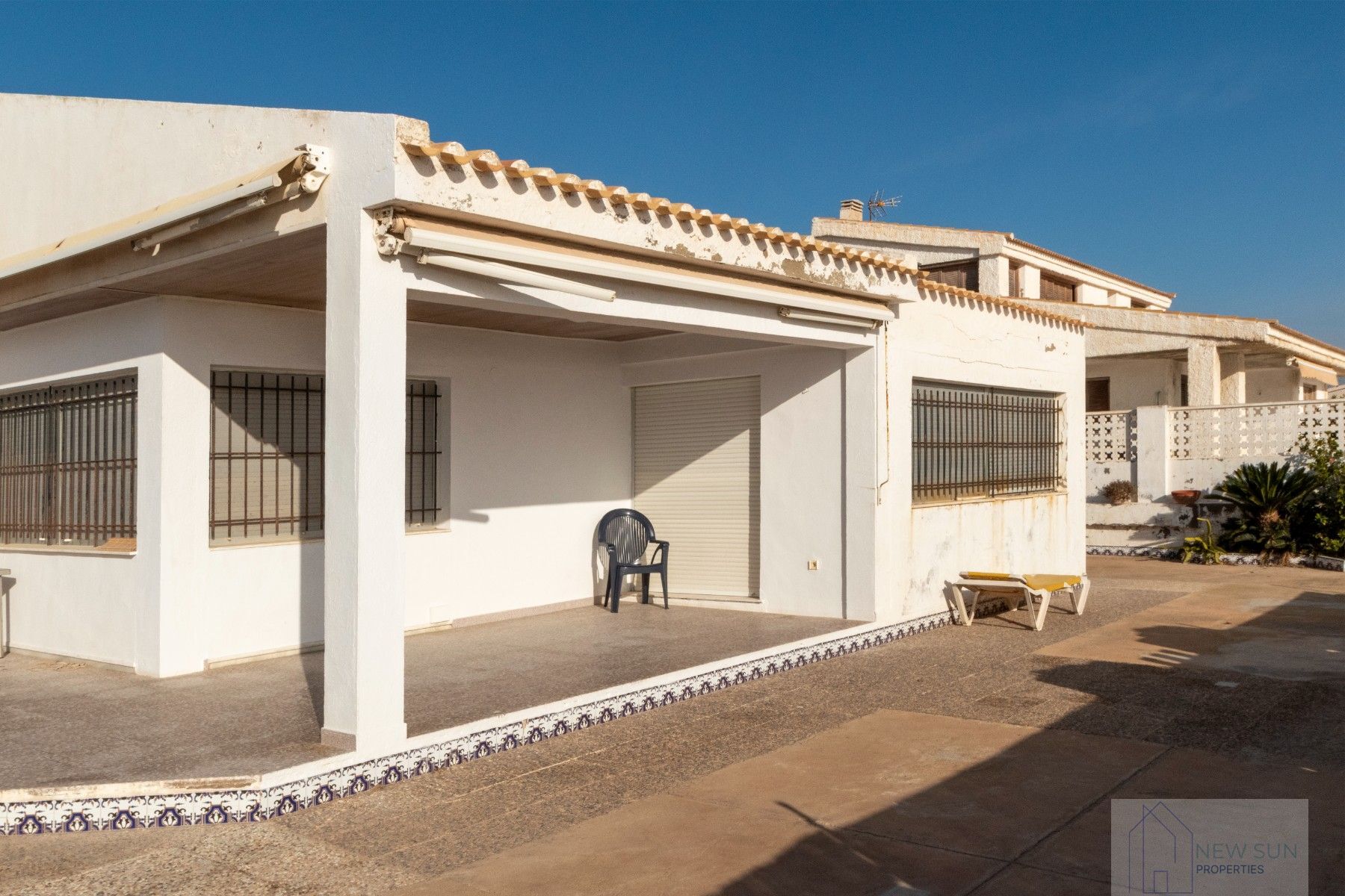 For sale of villa in Guardamar del Segura