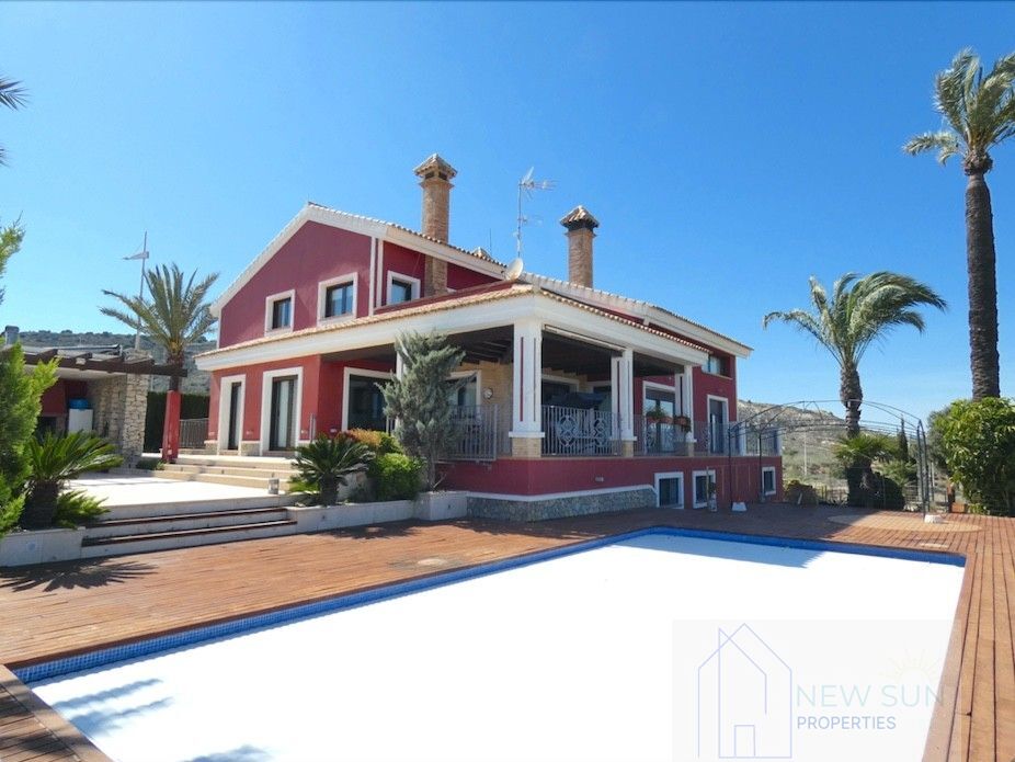 For sale of villa in Algorfa