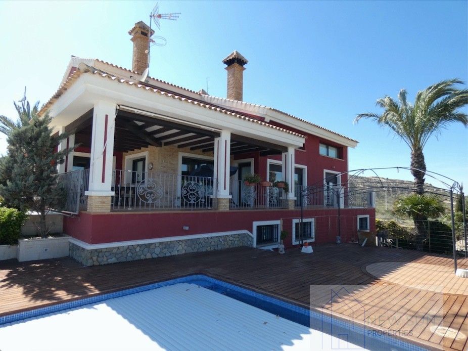 For sale of villa in Algorfa