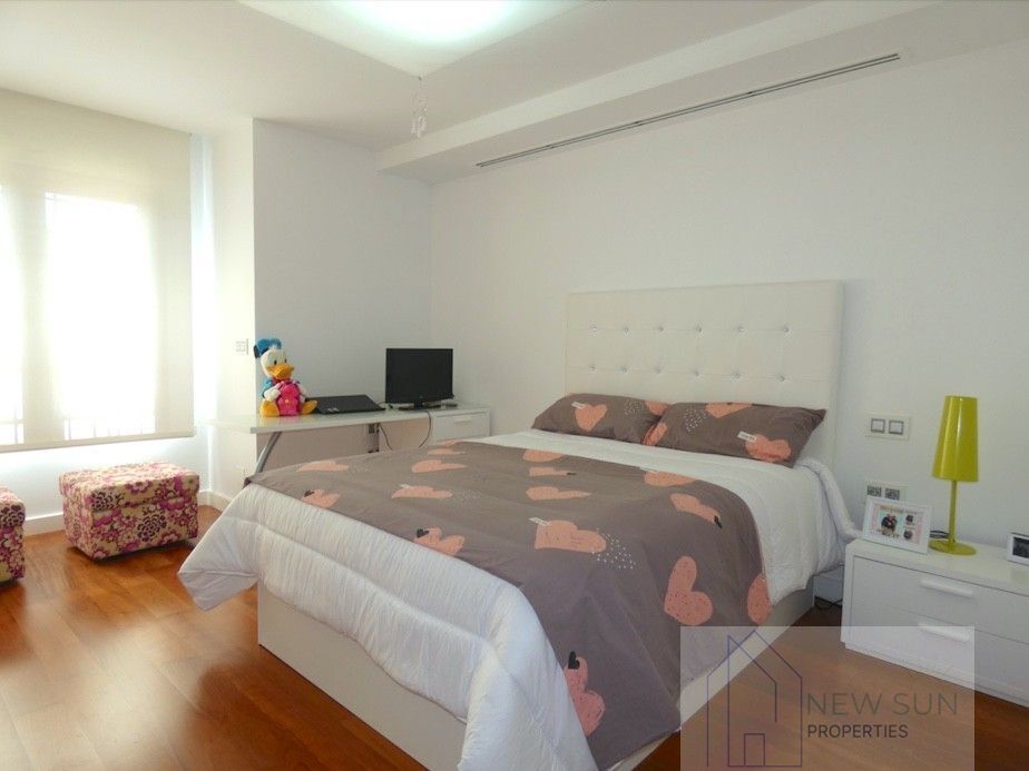 For sale of villa in Algorfa