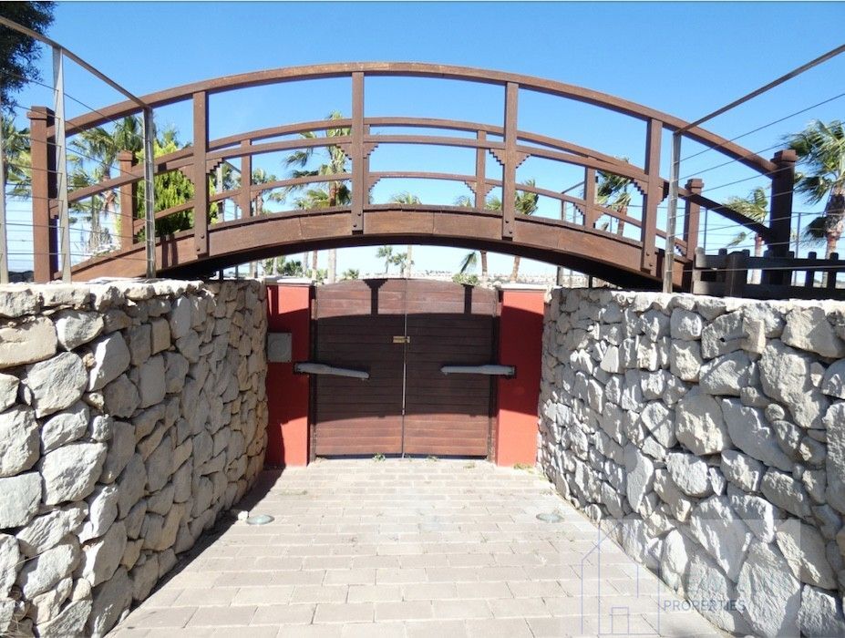 For sale of villa in Algorfa