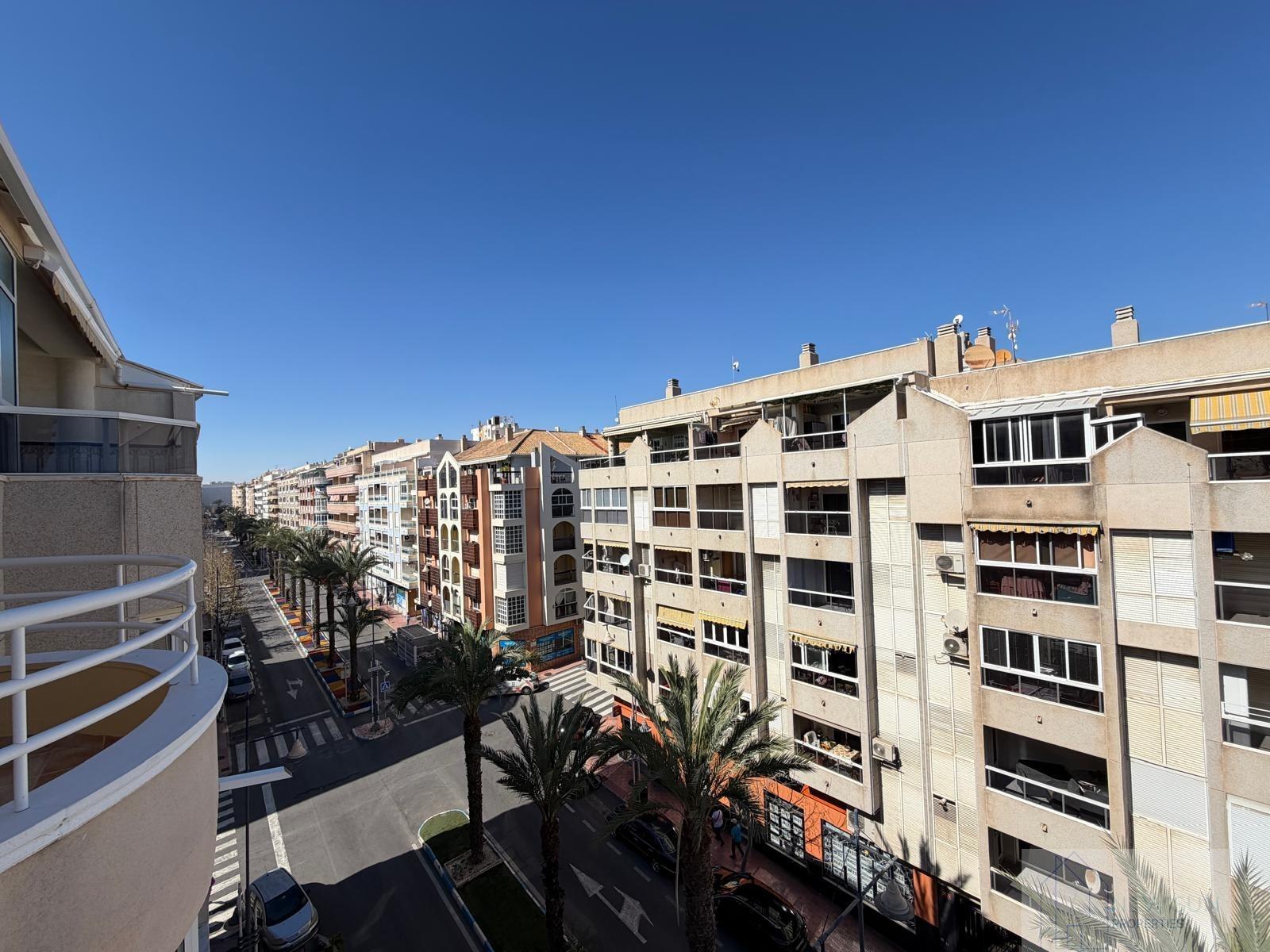 For sale of penthouse in Torrevieja