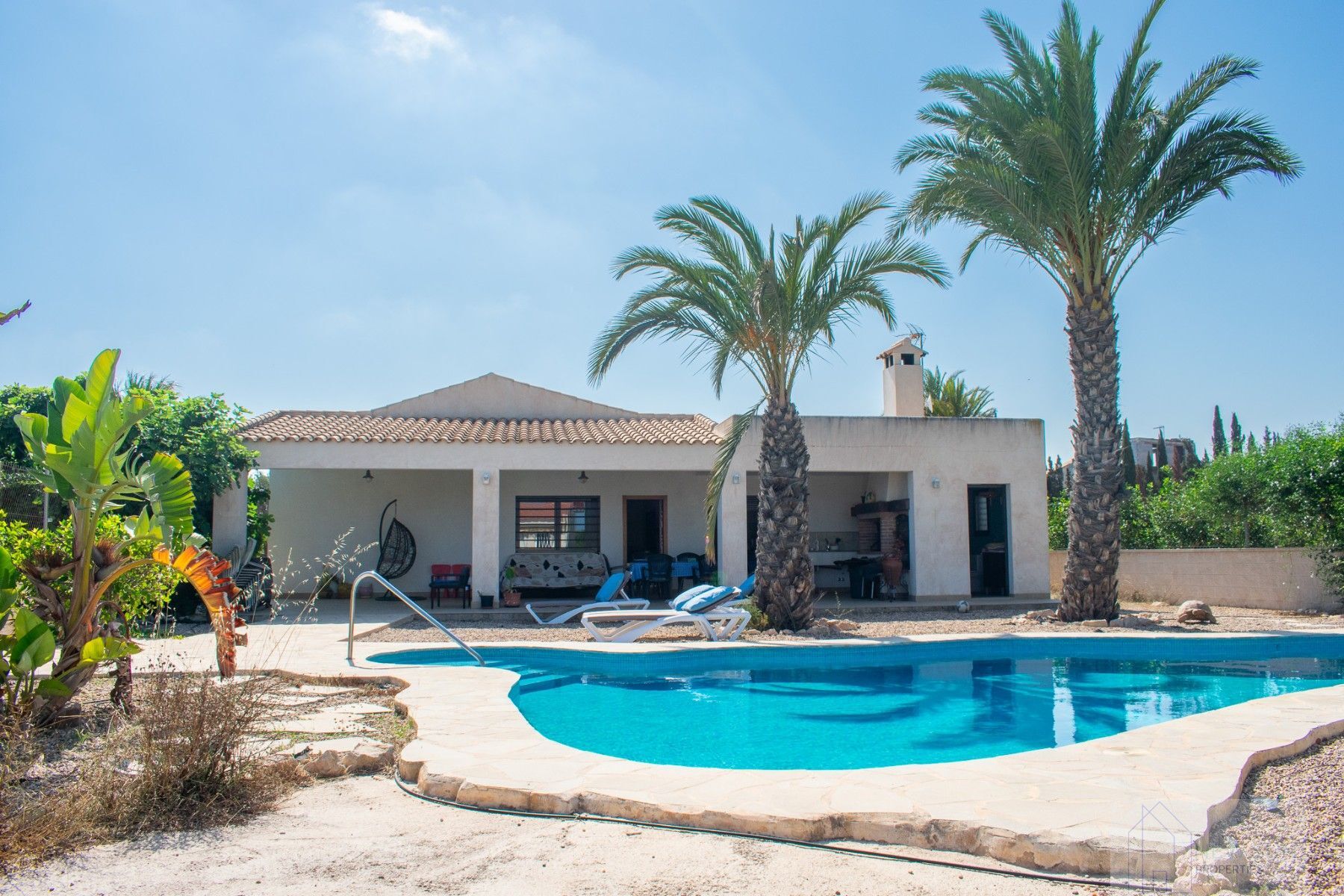 For sale of villa in Guardamar del Segura