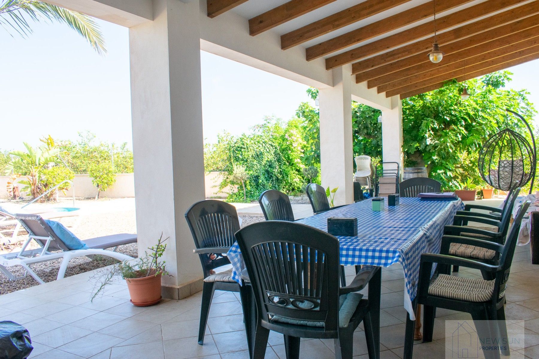 For sale of villa in Guardamar del Segura