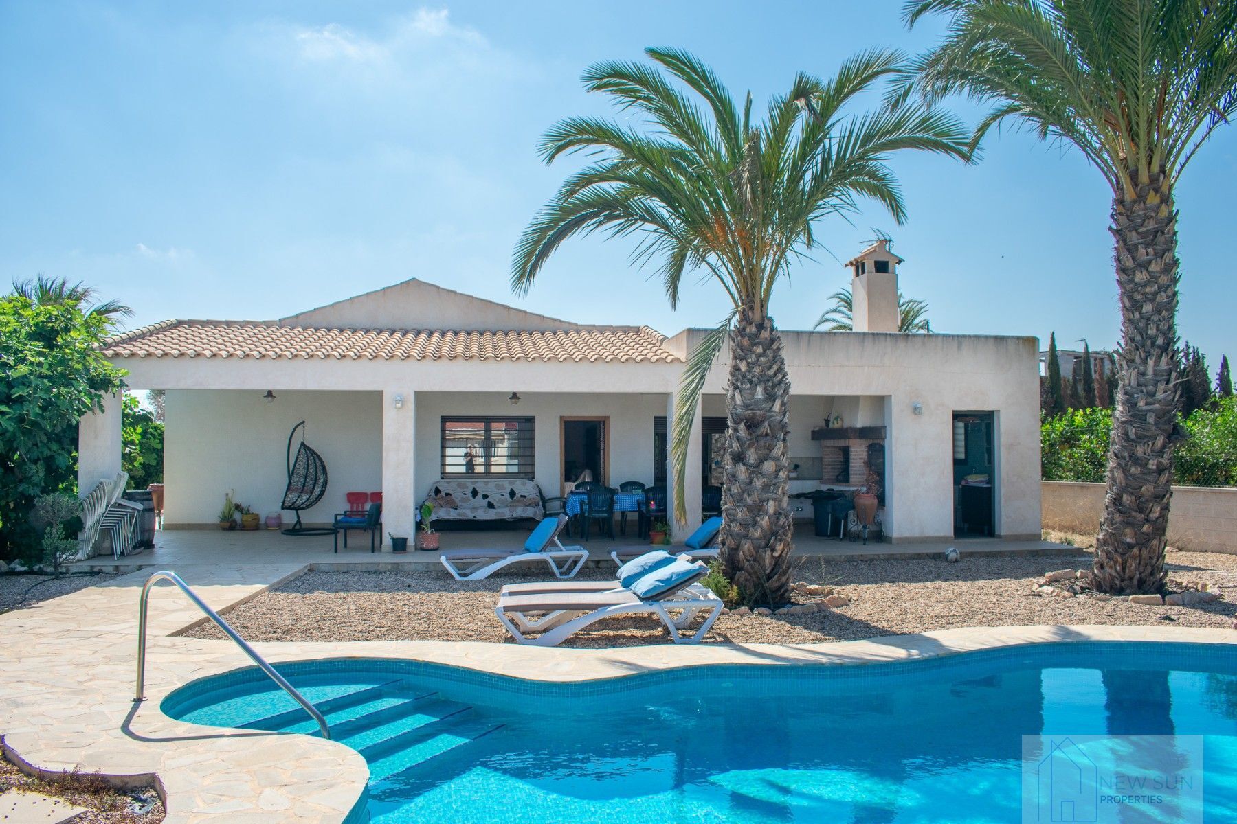 For sale of villa in Guardamar del Segura