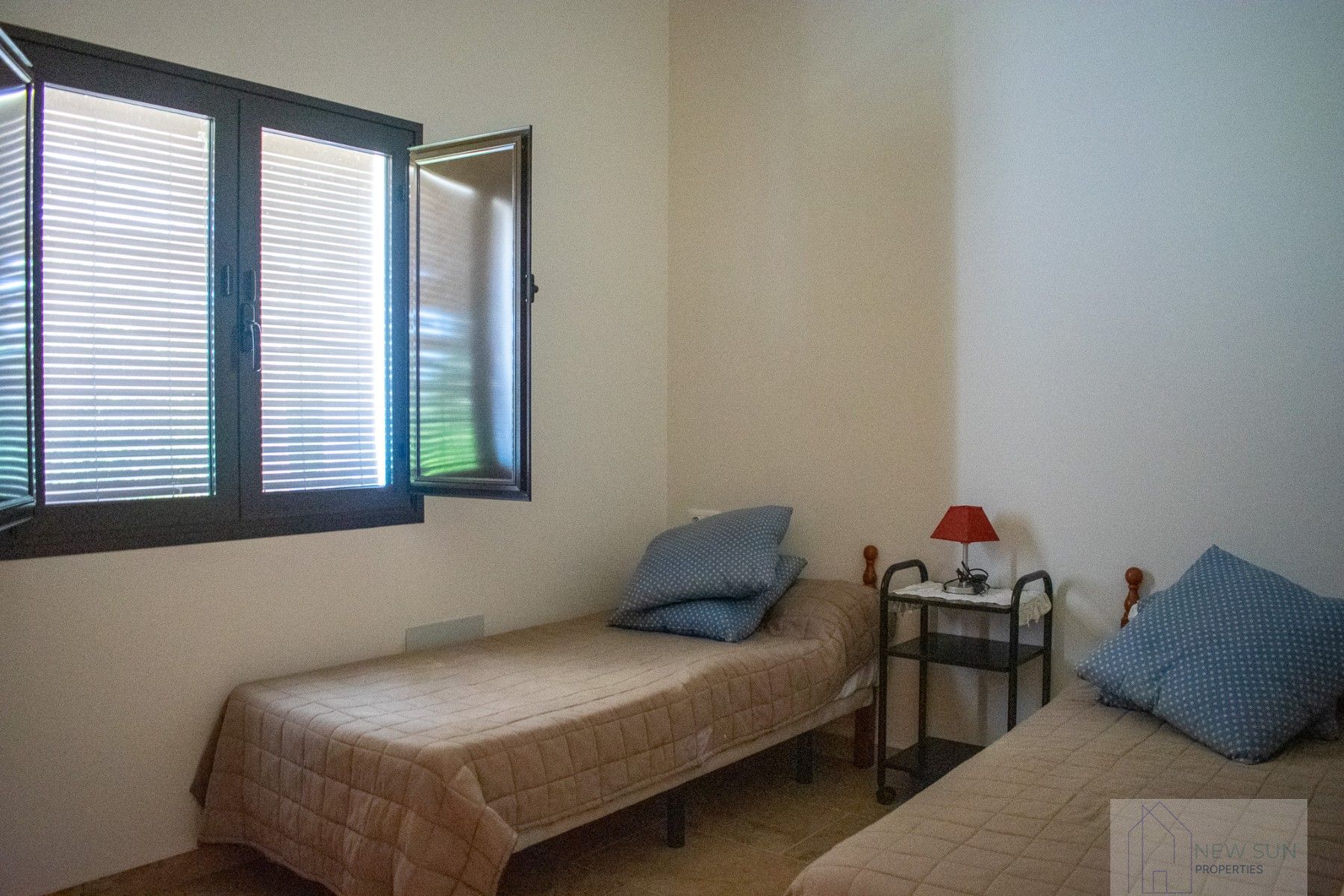 For sale of villa in Guardamar del Segura