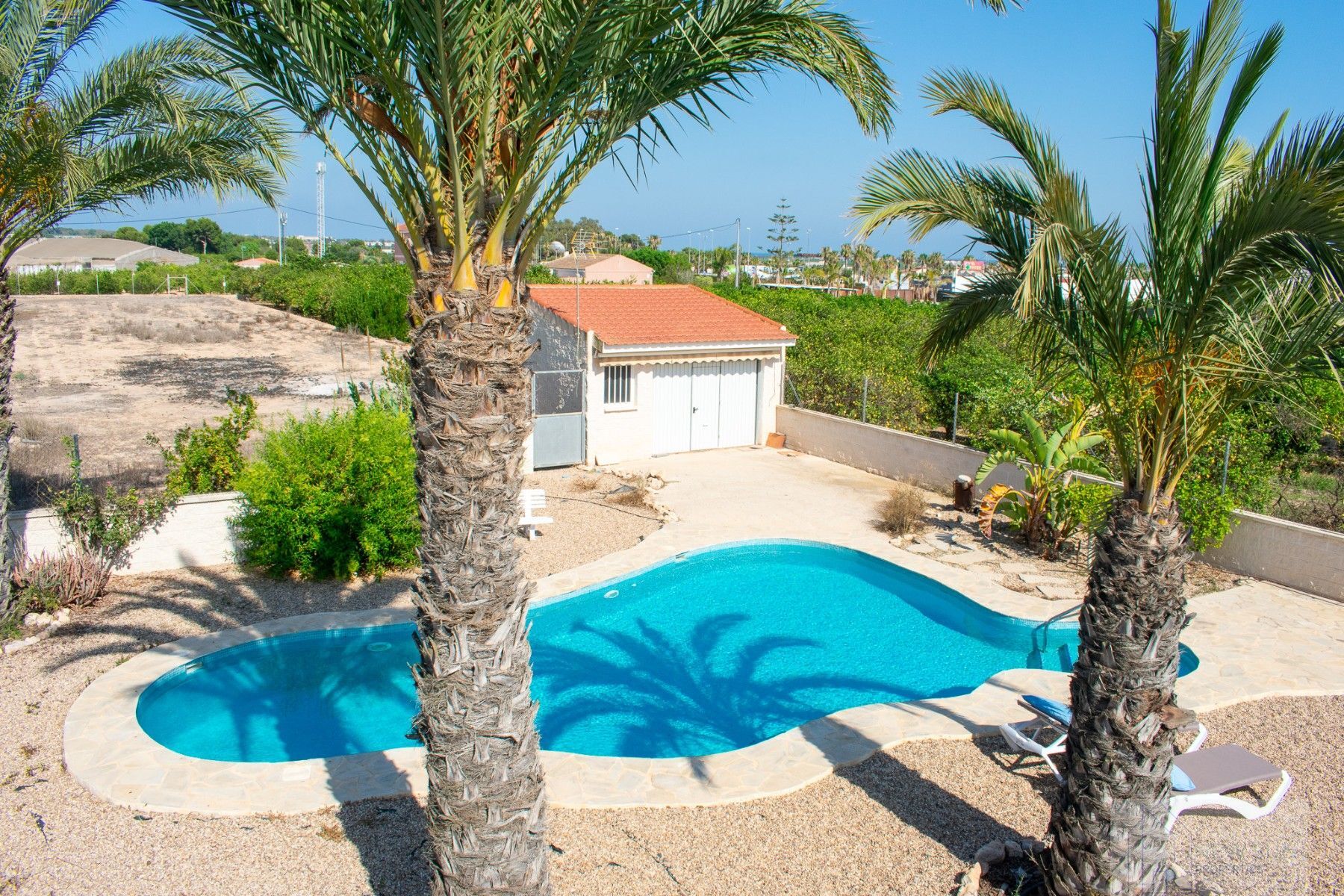 For sale of villa in Guardamar del Segura