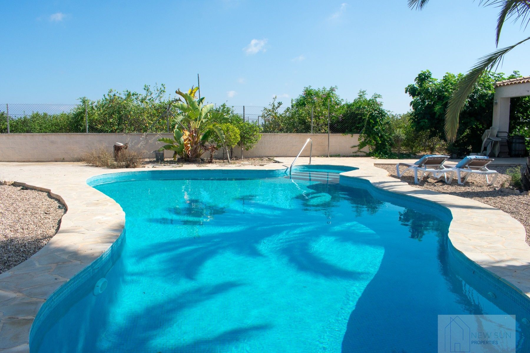 For sale of villa in Guardamar del Segura