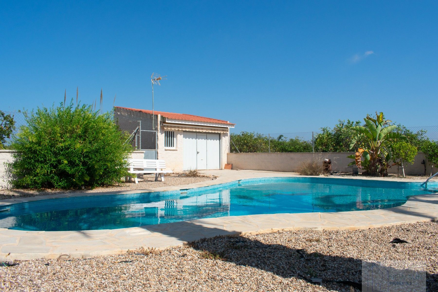 For sale of villa in Guardamar del Segura