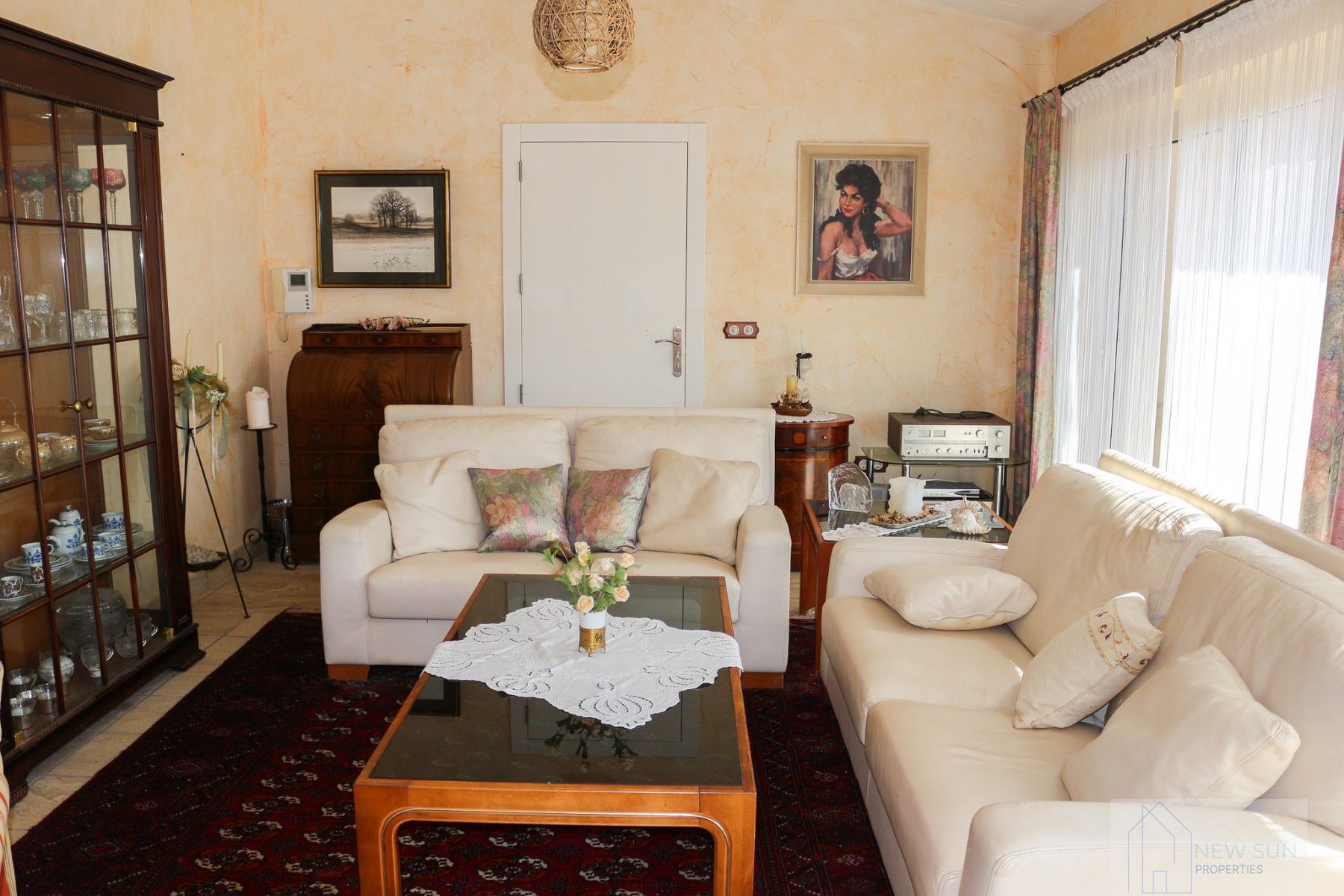 For sale of villa in LOS URRUTIAS