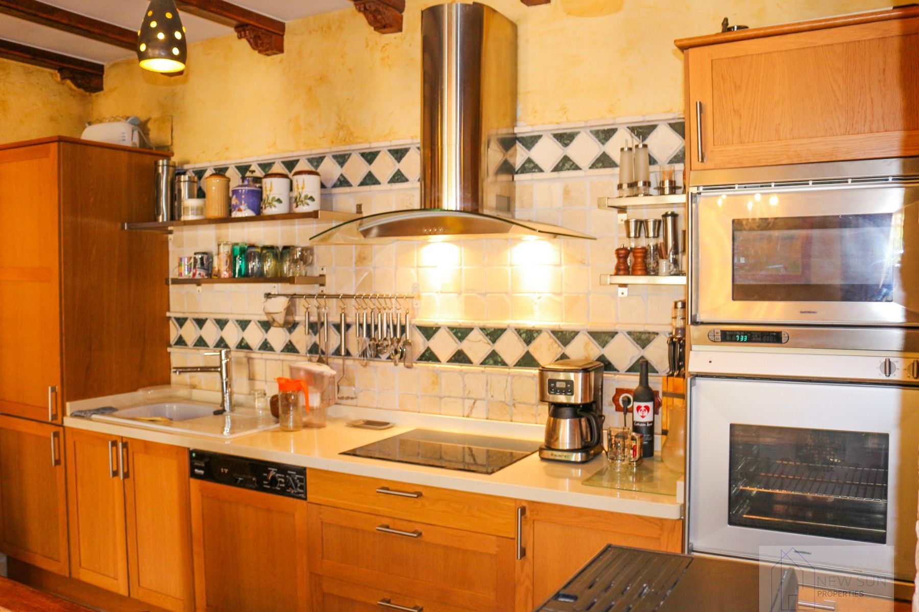 For sale of villa in LOS URRUTIAS