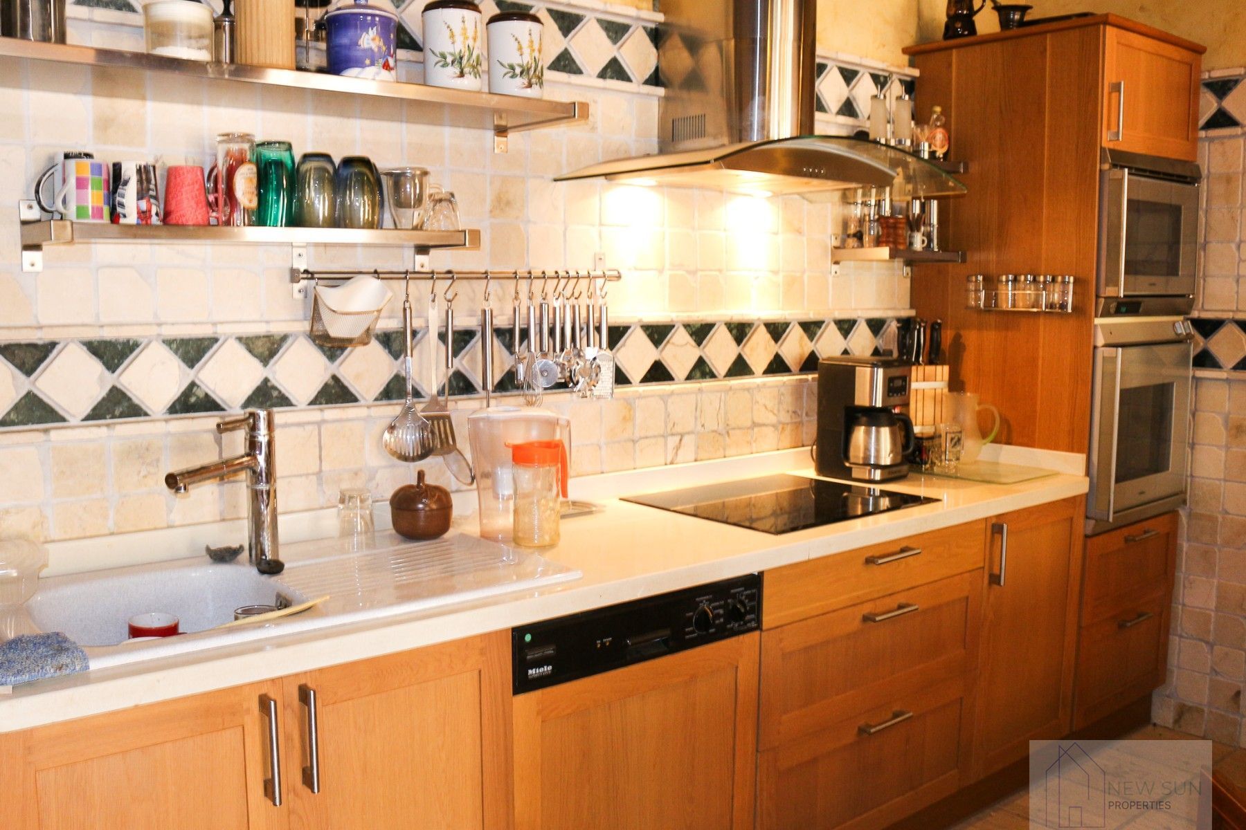 For sale of villa in LOS URRUTIAS