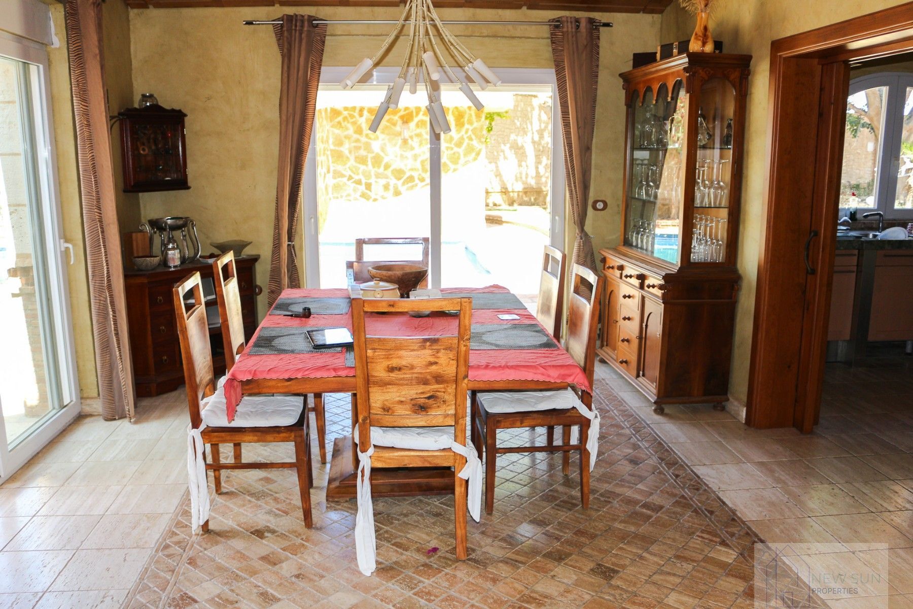 For sale of villa in LOS URRUTIAS