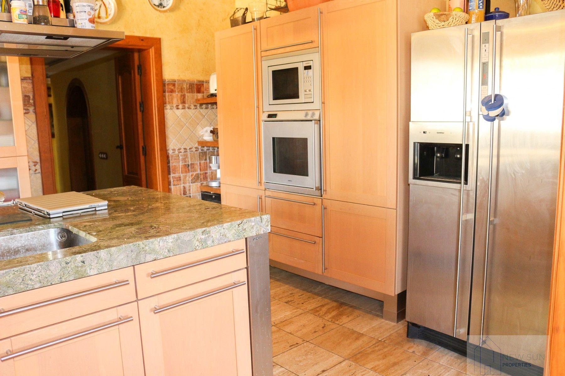 For sale of villa in LOS URRUTIAS