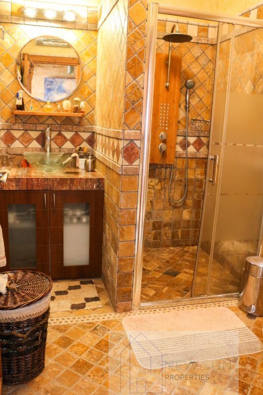 For sale of villa in LOS URRUTIAS