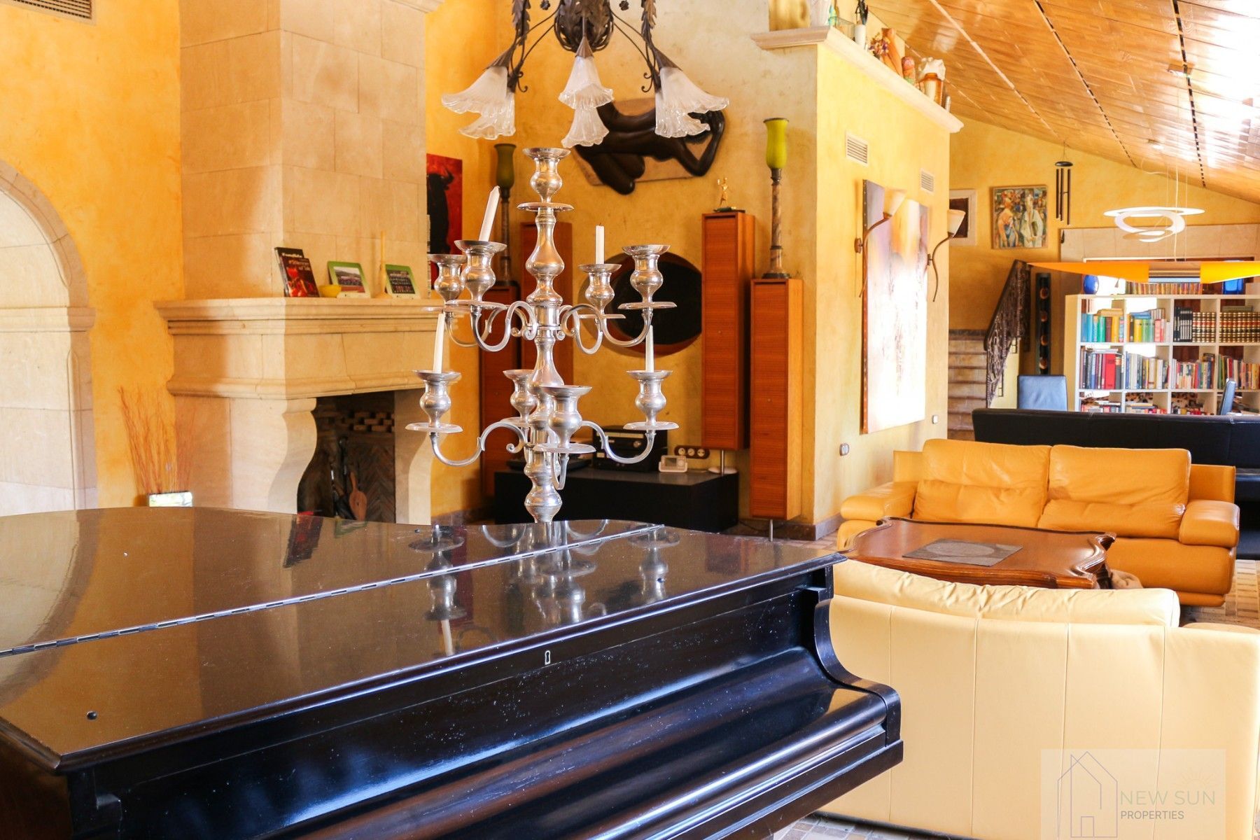 For sale of villa in LOS URRUTIAS