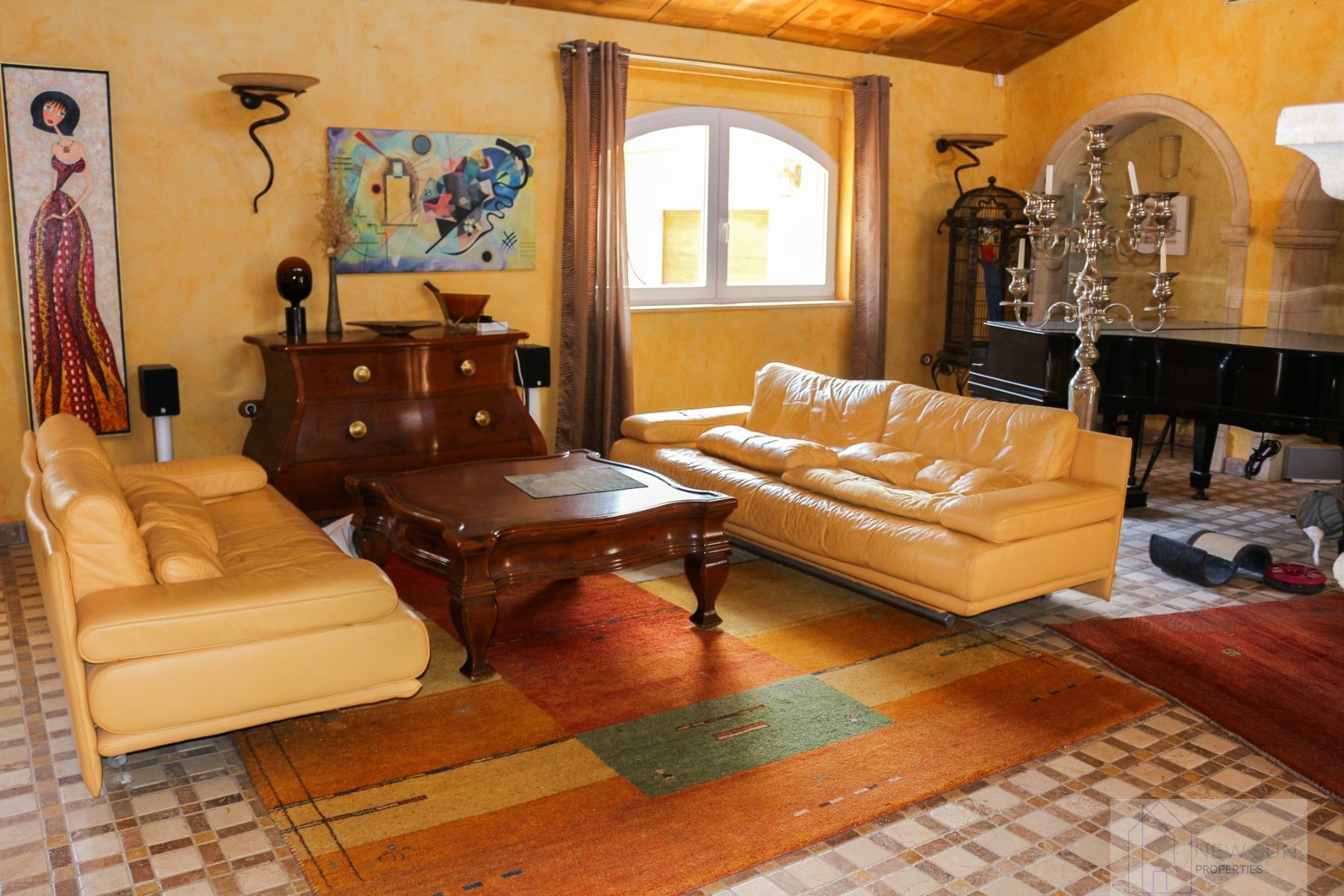 For sale of villa in LOS URRUTIAS