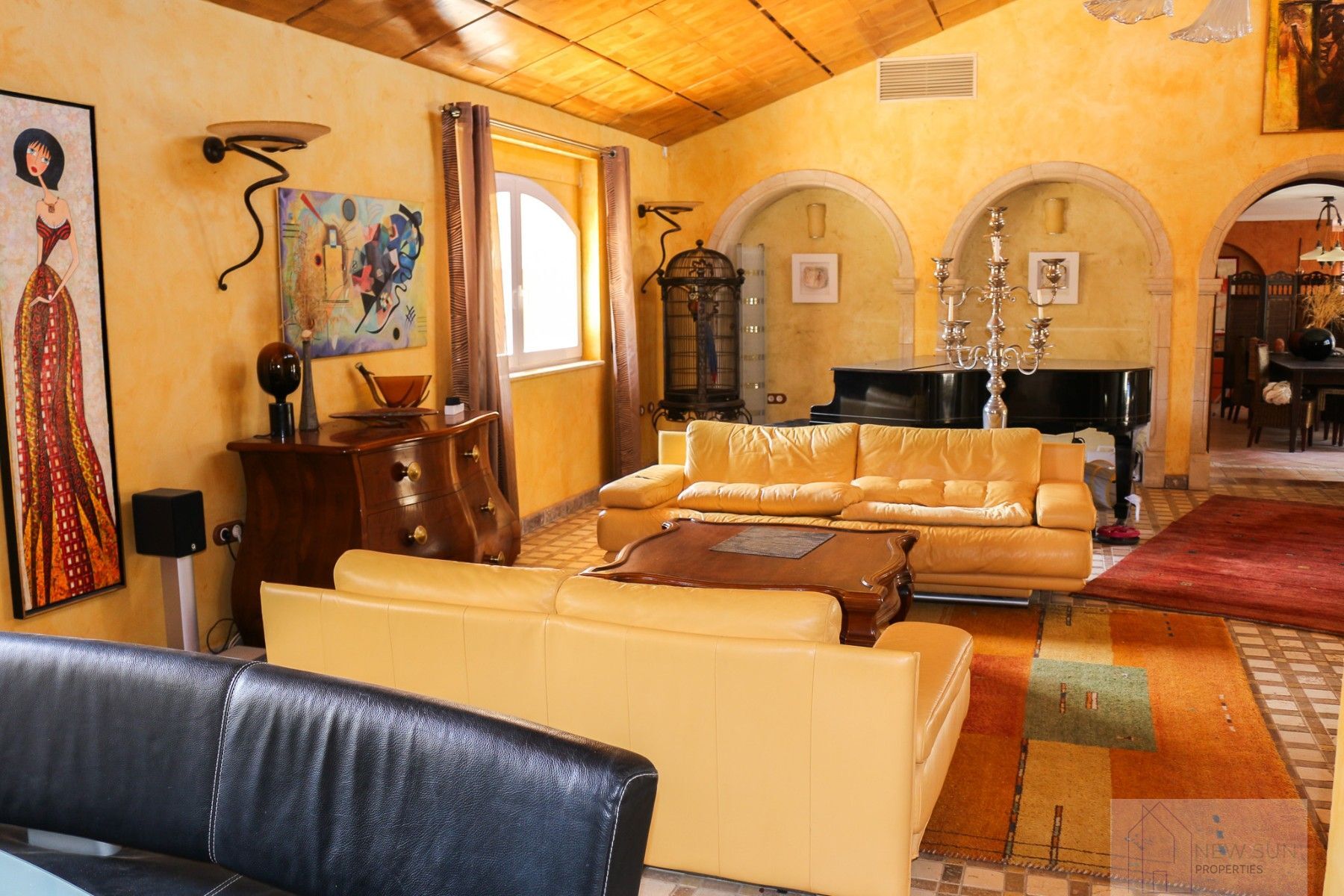 For sale of villa in LOS URRUTIAS