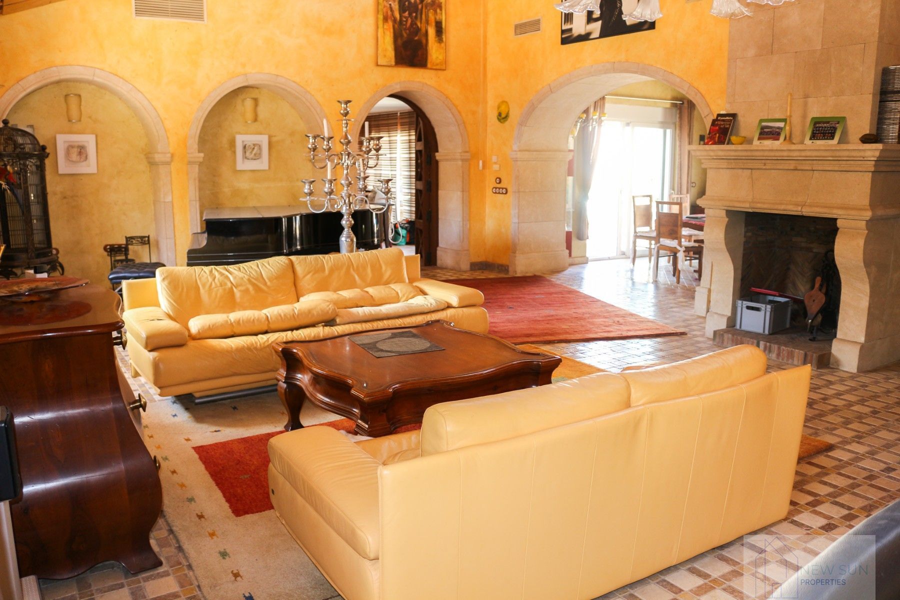 For sale of villa in LOS URRUTIAS