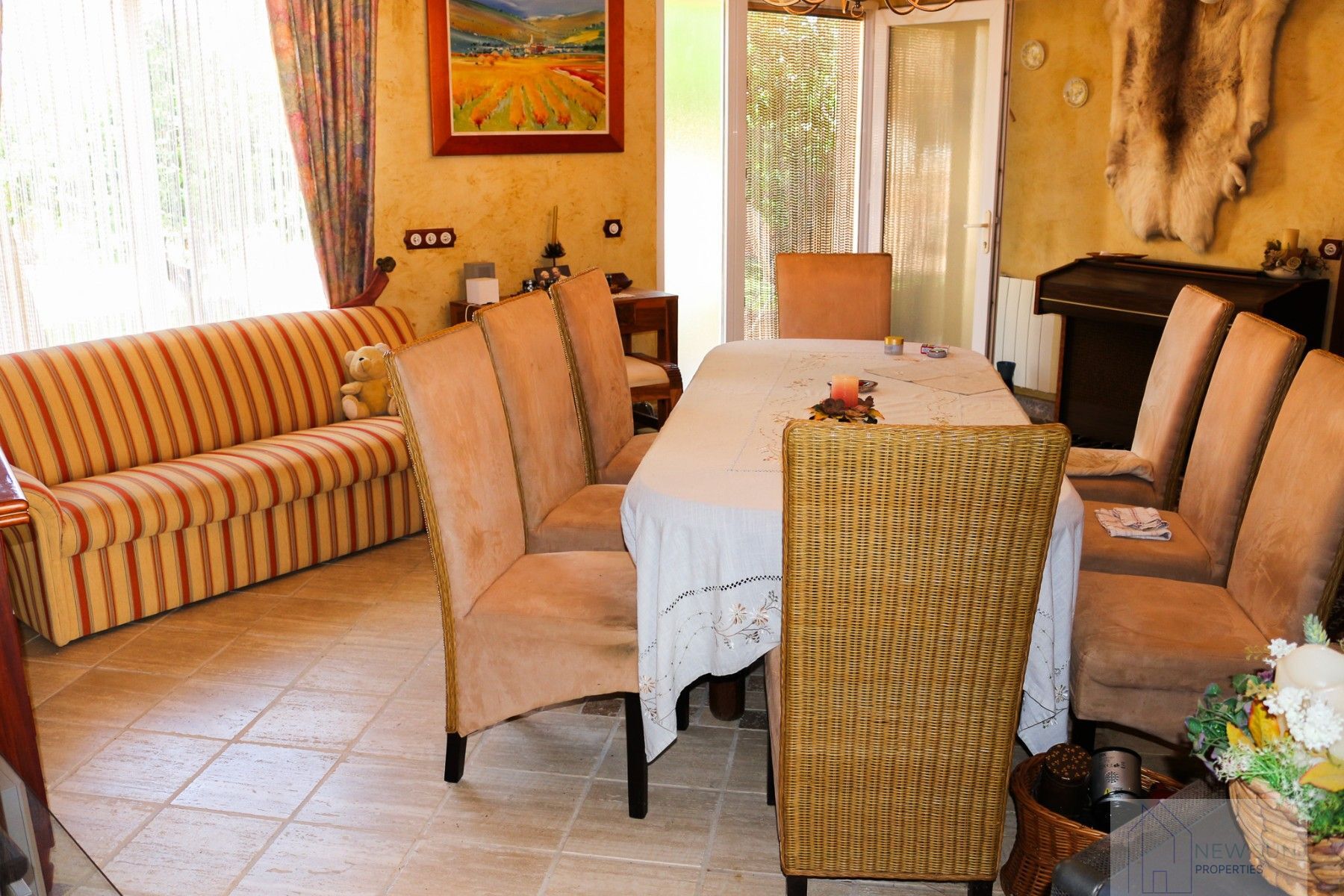 For sale of villa in LOS URRUTIAS